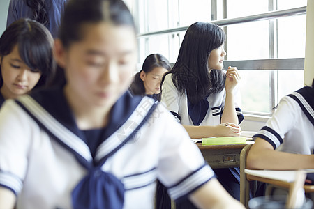 青春期中学生图片