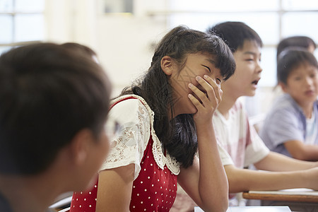 欢乐的女学生图片