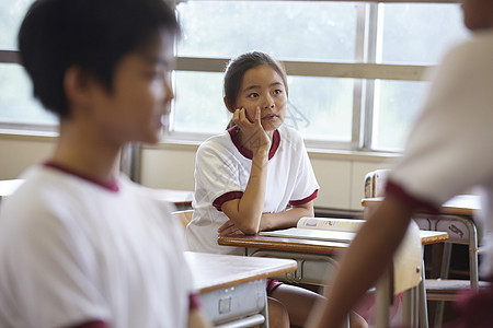 班级里的学生图片