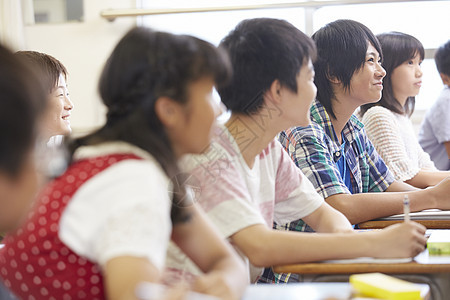 听课的学生图片