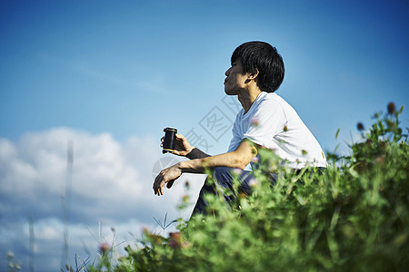 蓝领工人工厂休息图片