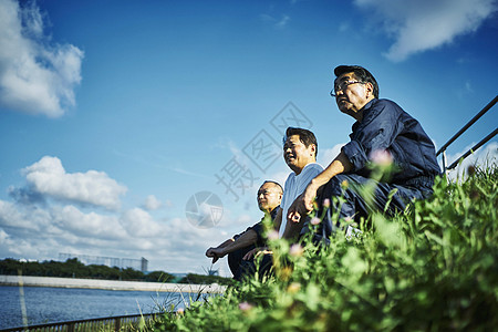 工厂工作人员休息图片