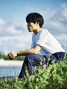 休息的工厂工作人员图片