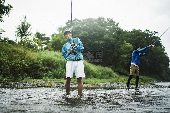 一个喜欢飞钓的人图片