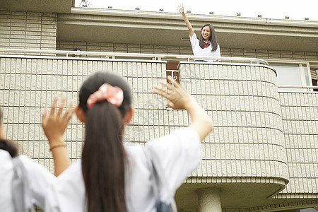 女高中生远送同学图片