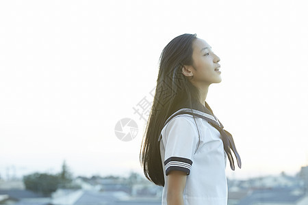 水手服女孩的肖像图片