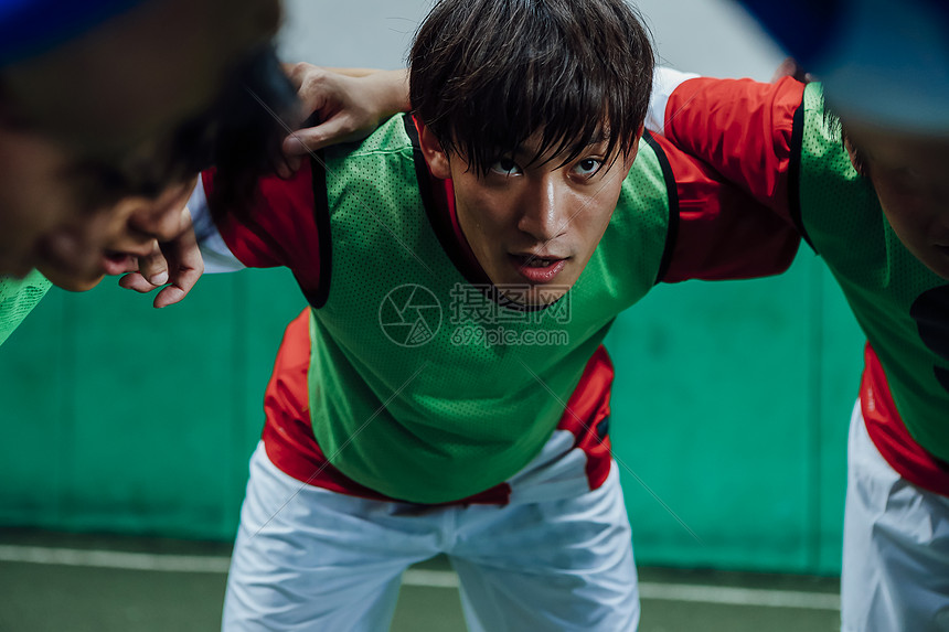 直播画面捕捉每一次精彩突破与致命三分