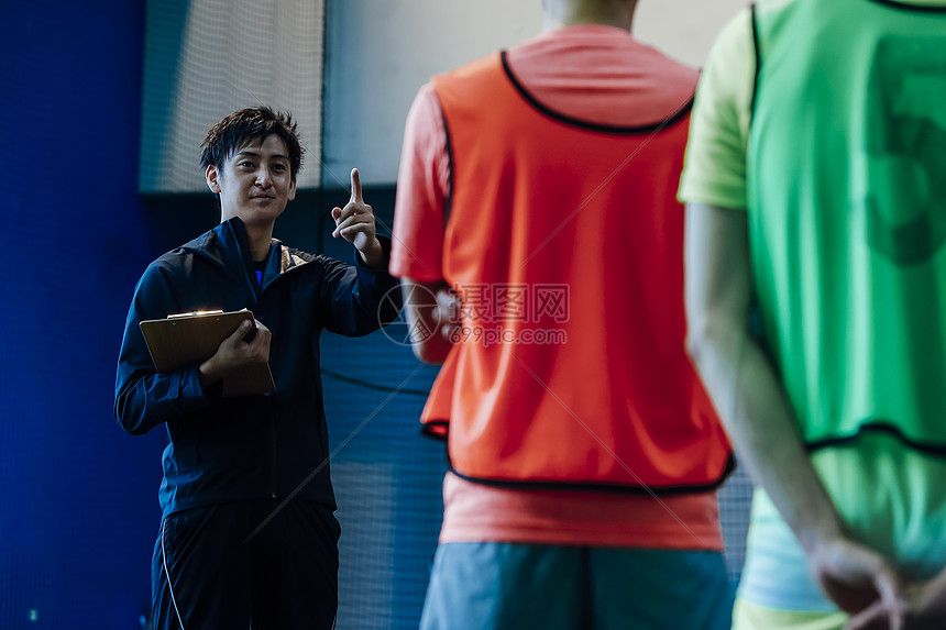 教练更迭潮名帅下课新帅上任重塑球队格局