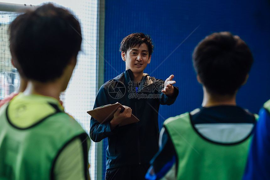 教练战术调整及时抓住对手体能瓶颈期