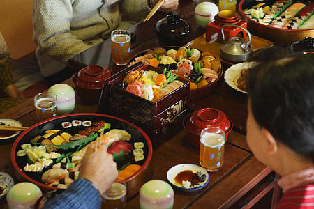 日本的丰盛晚宴图片