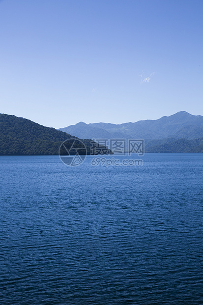 雄山和中禅寺湖风景图片