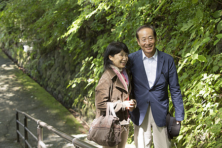 女孩休闲观光成熟的旅行图片