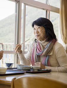 餐馆日照中禅寺湖一个吃的女人图片