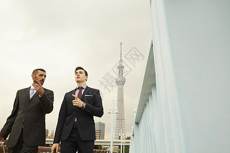 套装日本男人东京商务旅行外国人图片
