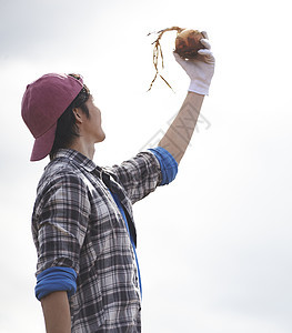 亚洲人原野体验农业经验的年轻人图片