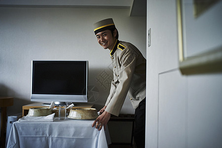酒店客房服务送早餐图片