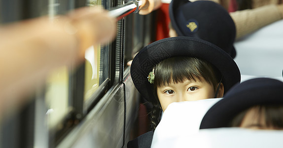 凝视的小学生图片