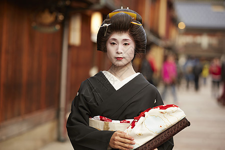 日本年轻的歌舞艺妓图片