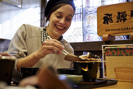 外国妇女在享受美食岐阜县图片