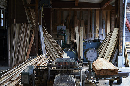 处理木材的伐木工场图片素材