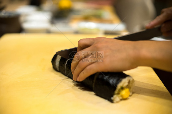 工匠刀切寿司卷图片