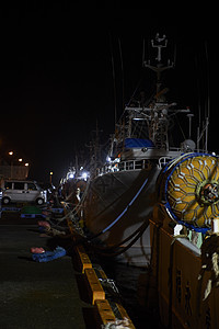 夜晚的港口图片
