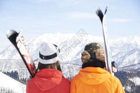 青春滑雪夫妇图片