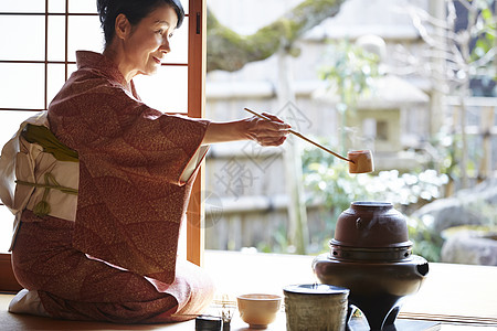 老师指导茶道图片