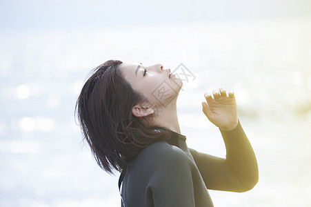 海风旅行者女冲浪者图片