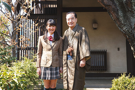 日本园林女人男富裕家庭的入口图片