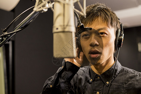 电视男女主播图片