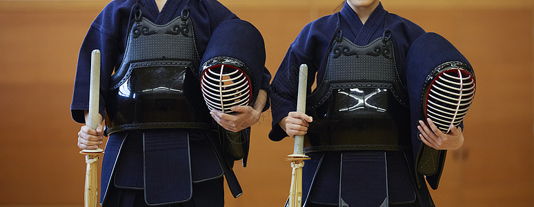 穿戴剑道服的女孩图片素材