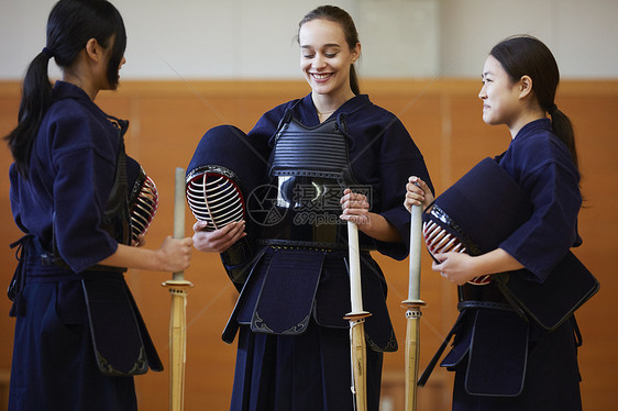 学习剑道的女孩们图片