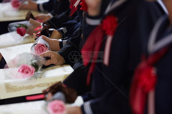 同学初中初中女孩毕业典礼形象图片