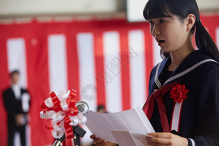 中学中学生室内毕业典礼入学仪式图像演讲图片