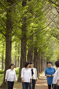 分庭律师成年女子户外的女孩校友图片