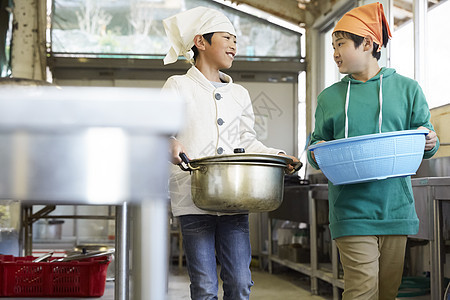 掌握好朋友夏天森林学校小学生做饭图片