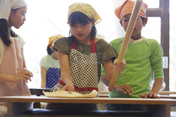 食物日本人烹调森林学校小学生做饭图片