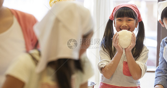 碟布料亚洲森林学校小学生做饭图片