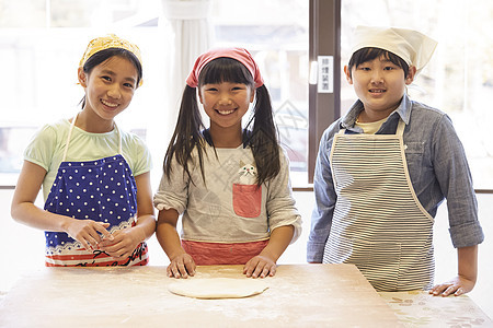 活跃朋友亚洲森林学校小学生做饭图片