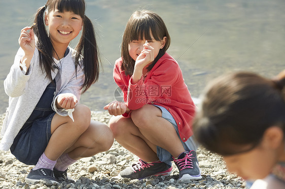 露营孩子同学森林学校小学生玩图片