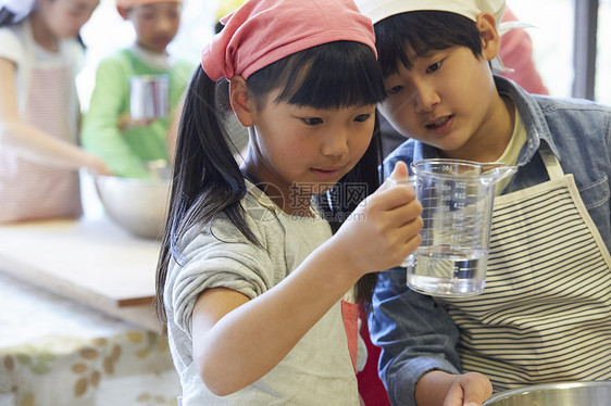 经历较年轻织物森林学校小学生做饭图片