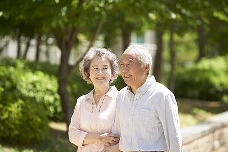 幸福的老年夫妻图片