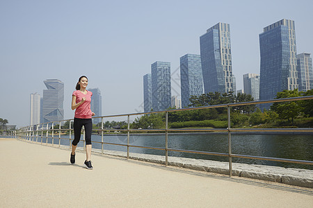 风景成年女子慢跑妇女体育中央公园松岛延苏古仁川图片