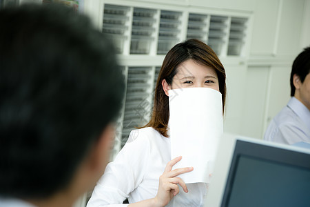 带来窘迫的文件女商人办公室女人图片