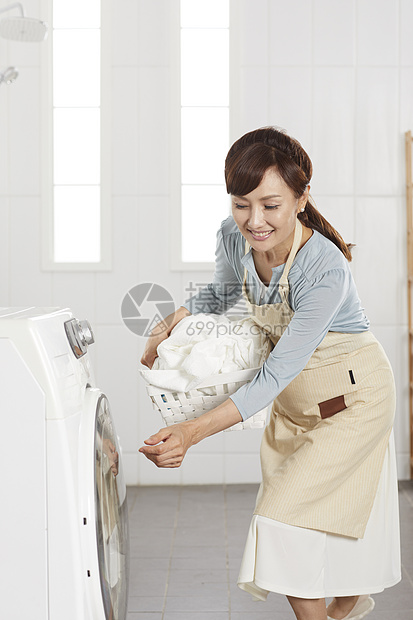 热强烈的感情连衣裙妈妈家庭主妇洗衣店