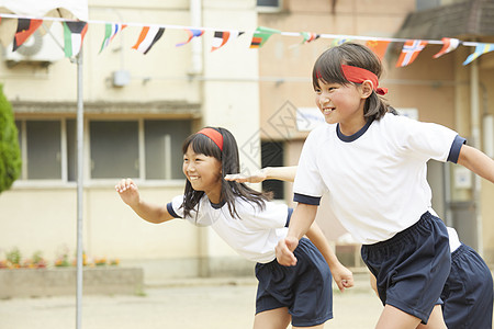 运动会跑步的小学生图片