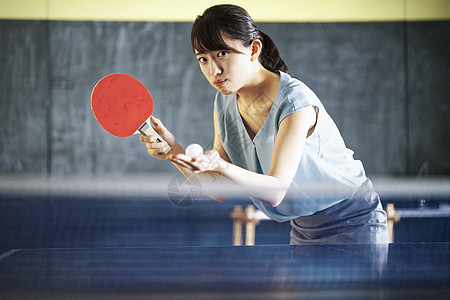 女运动员打乒乓球图片素材
