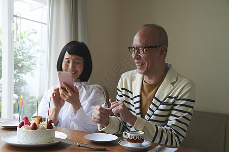 过生日的夫妻二人图片