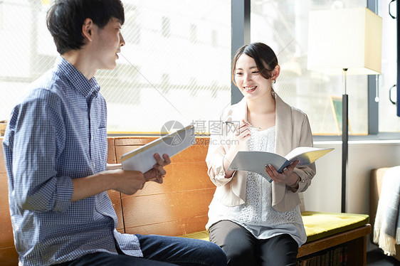 学校讲师辅导学生图片